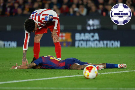 لاعبو أتلتيكو مدريد يحتفلون بالتأهل لنهائي كأس الملك على حساب برشلونة في ملعب كامب نو