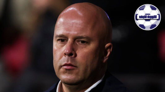 المدرب أرنه سلوت يحلل أداء الأندية الإنجليزية في دوري أبطال أوروبا خلال مؤتمر صحفي.