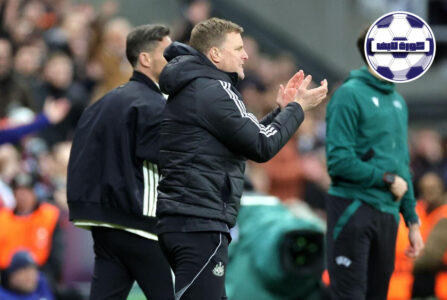 إيدي هاو مدرب نيوكاسل يبدو واثقًا خلال المؤتمر الصحفي بعد مباراة برشلونة في دوري أبطال أوروبا